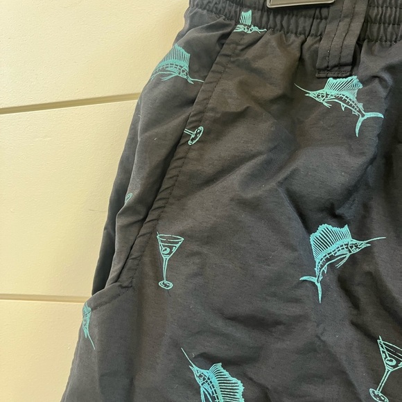 Columbia Black and Green Swim Trunks Lightweight Casual Fit - Picture 3 of 6